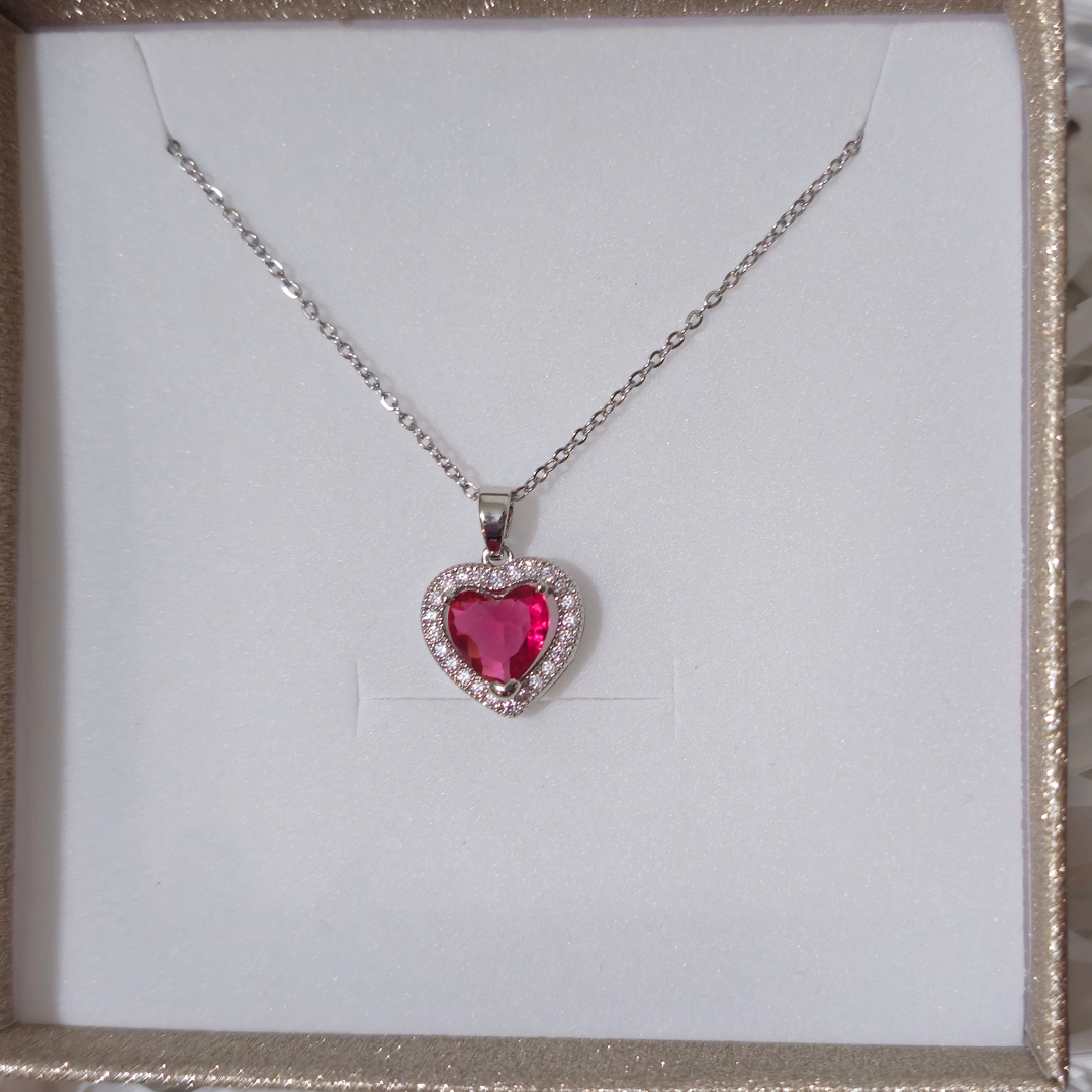 κολιε ανωξηδοτο ασταλη με κοκκινη πετρα σε σχημα καρδια