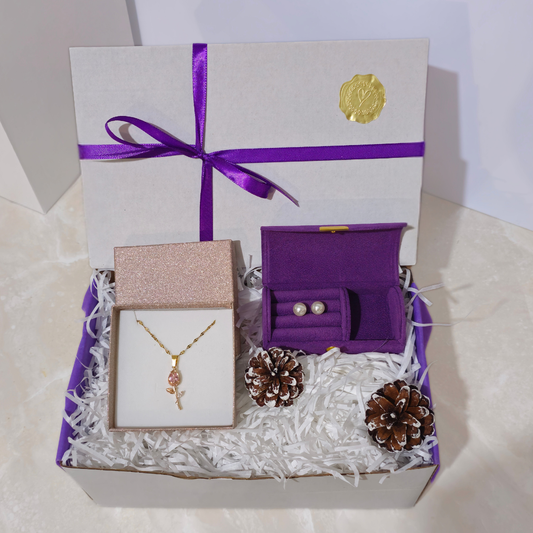 σετ γυναικειου δωρου με κολιε χρυσο λουλουδι με κοσμηματοθηκη μωβ και σκουλαρικια περλες 