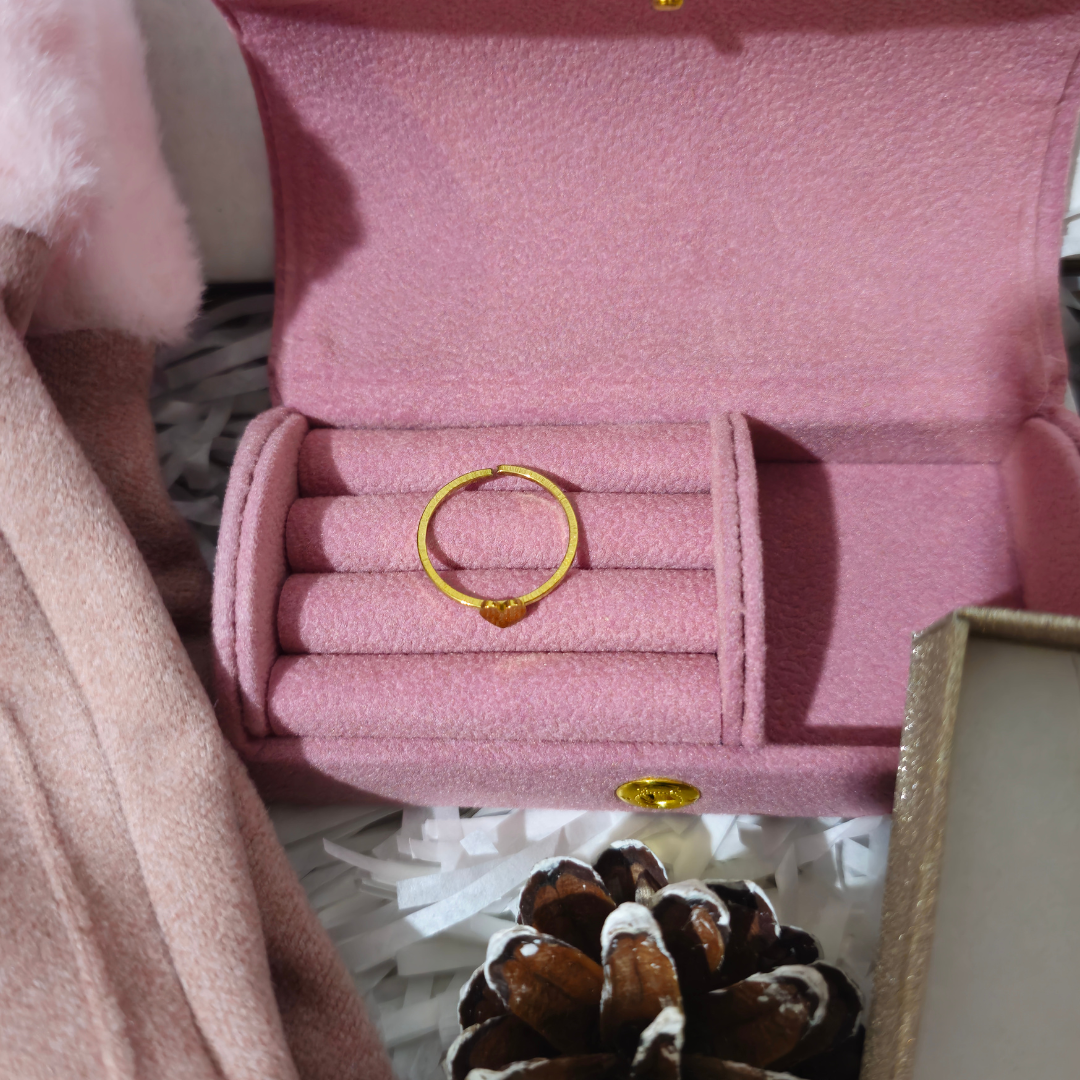 δαχτυλίδι χρυσο με μια μικρη καρδια