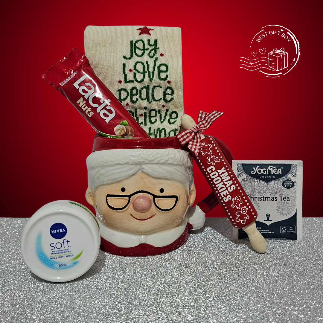 σετ χριστουγενιατικο ώρου για την γιαγια με κούπα σοκολατα καλτσες κρεμα χεριων νιβεα και τσαι